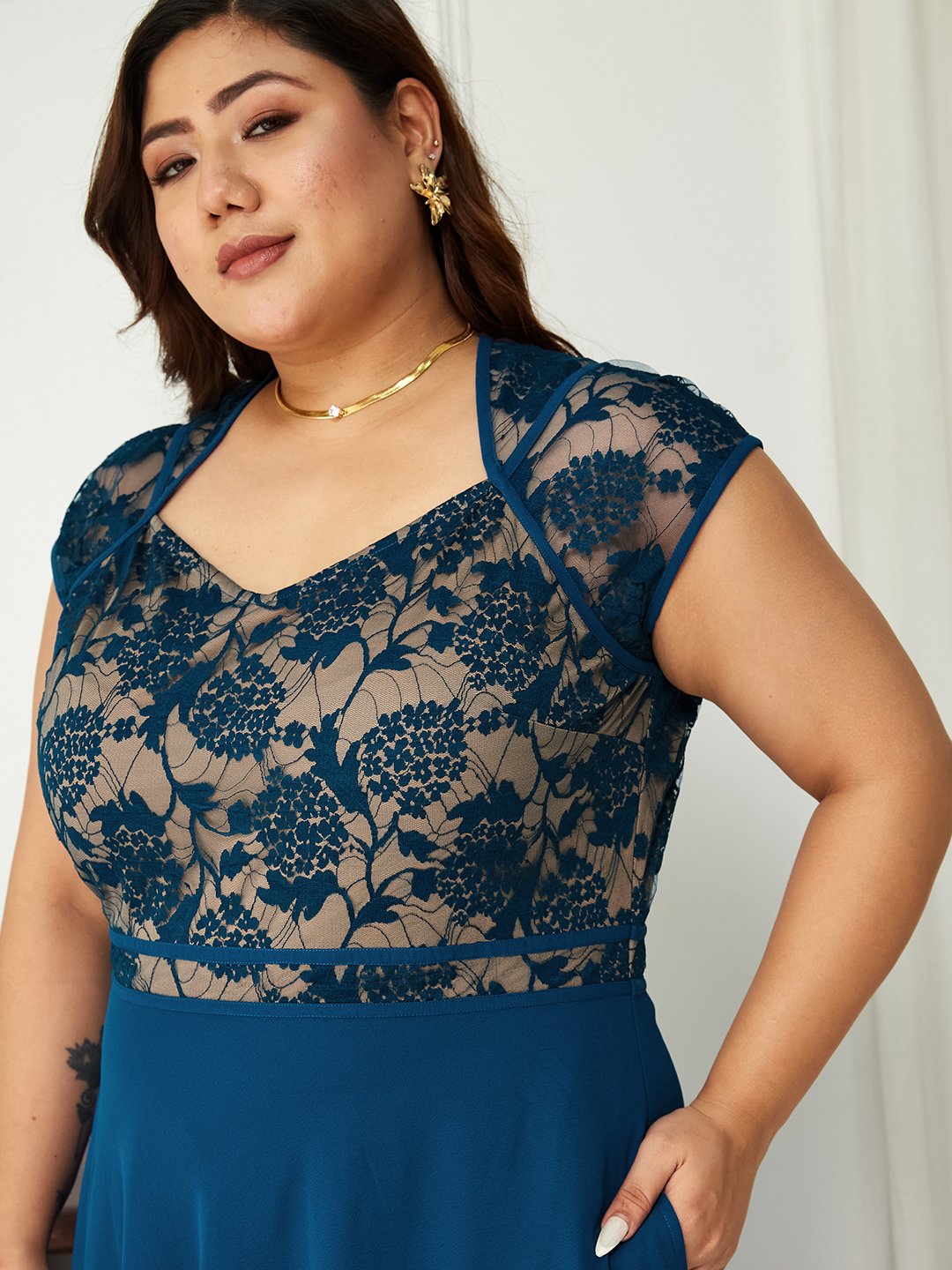 Teal Lace A-Line Maxi Dress with Short Sleeves