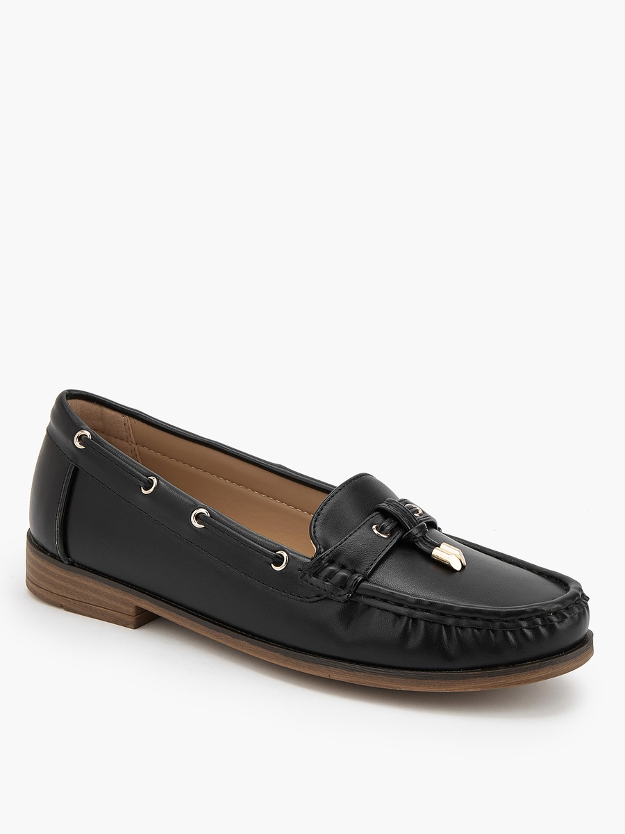 Women Tassel Accent Loafers