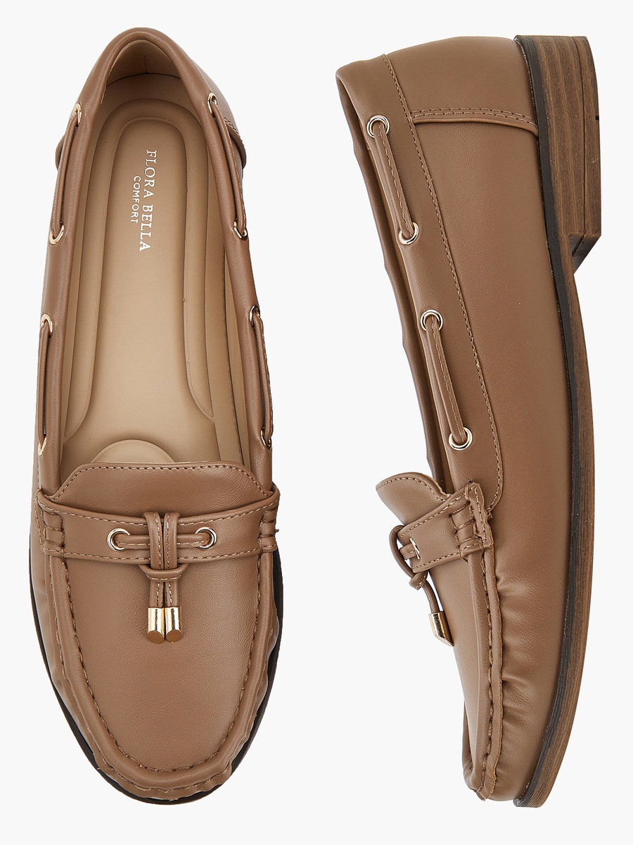 Women Tassel Accent Loafers