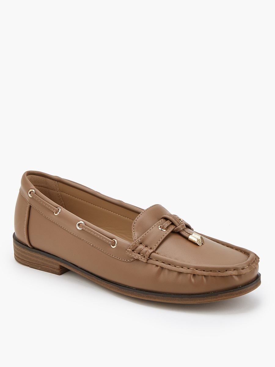 Women Tassel Accent Loafers