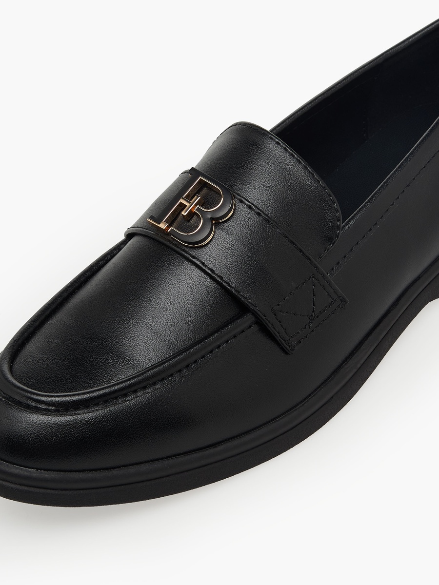 Women Metallic Accent Loafers