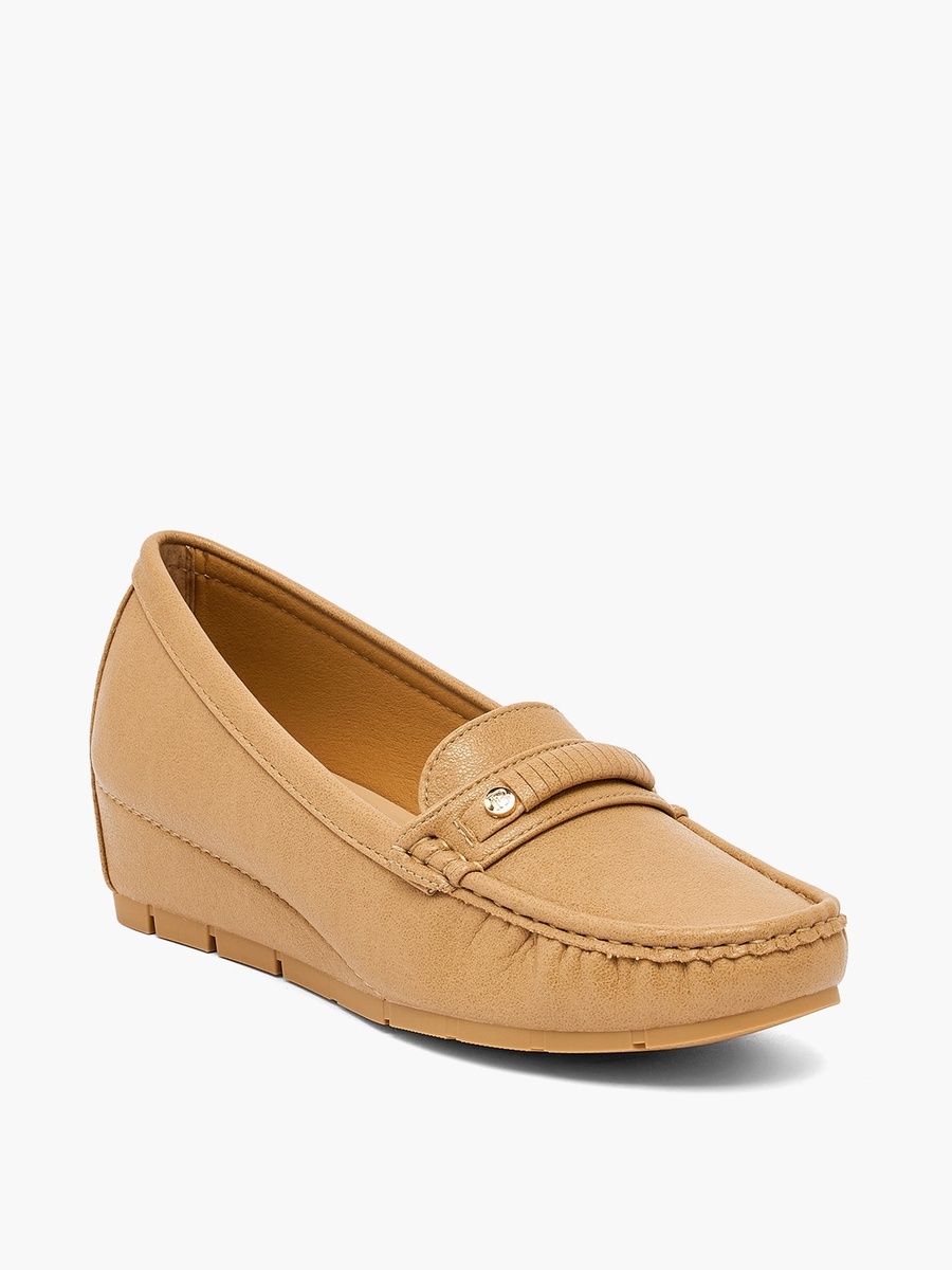 Women Metallic Accent Loafers