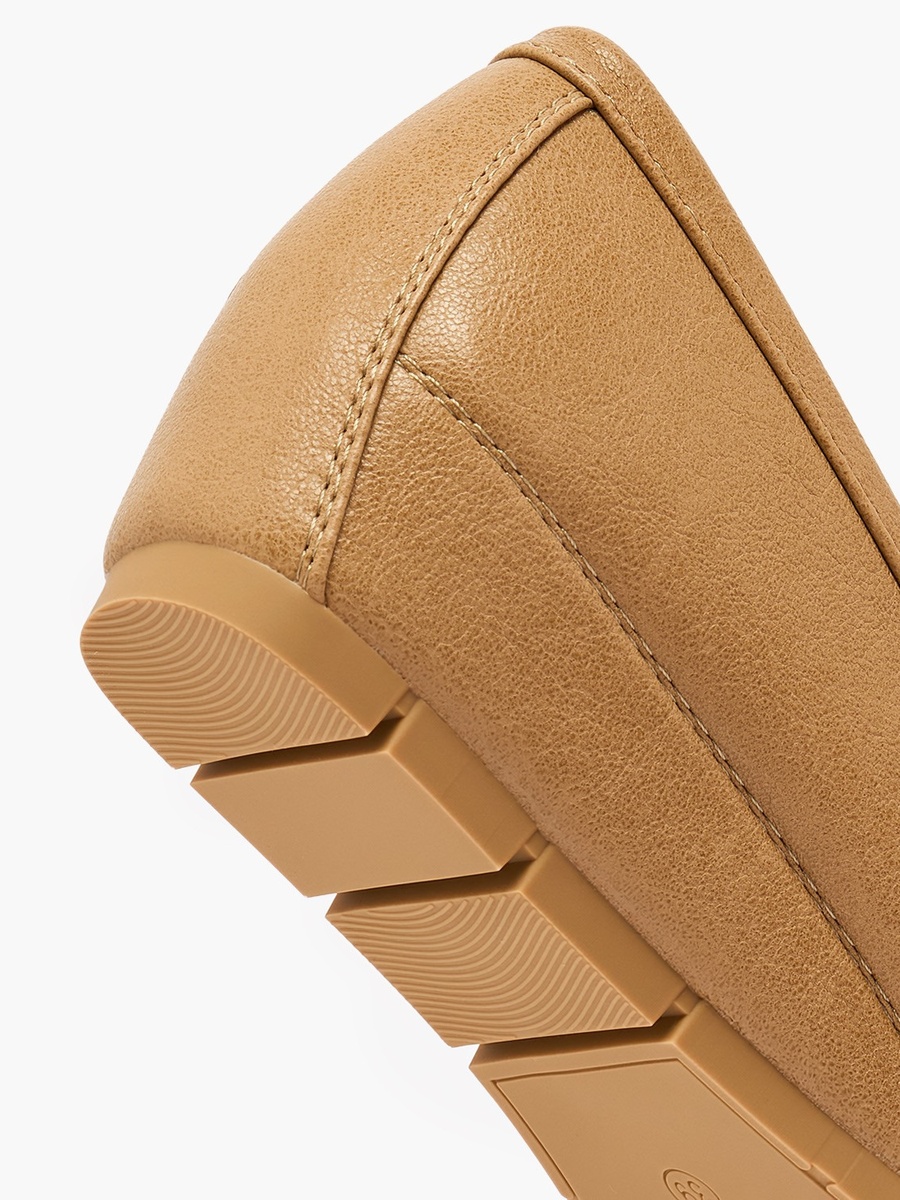 Women Metallic Accent Loafers