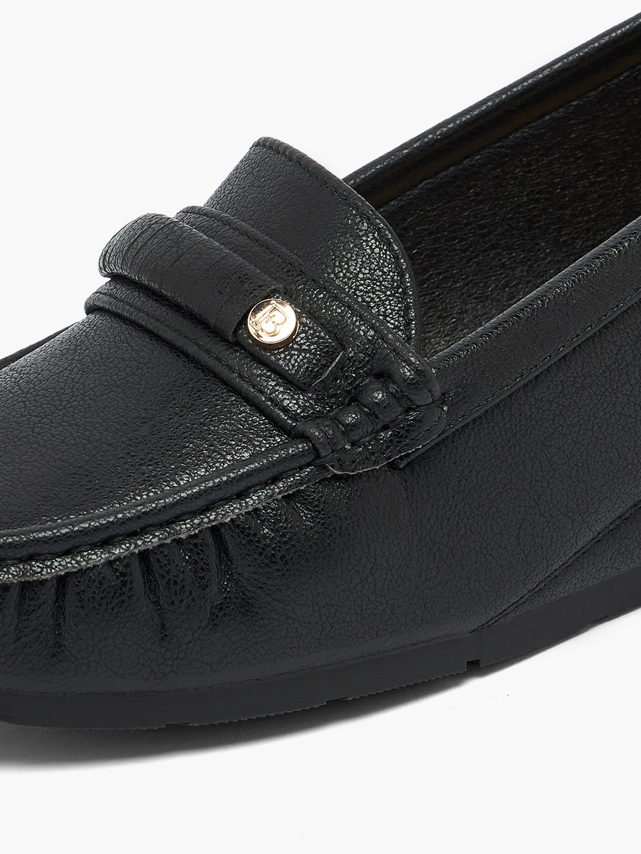 Women Metallic Accent Loafers