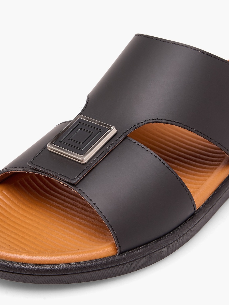 Men Solid Arabic Sandals