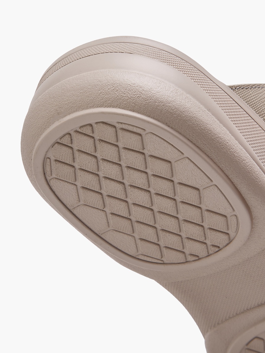 Men Textured Leather Arabic Sandals