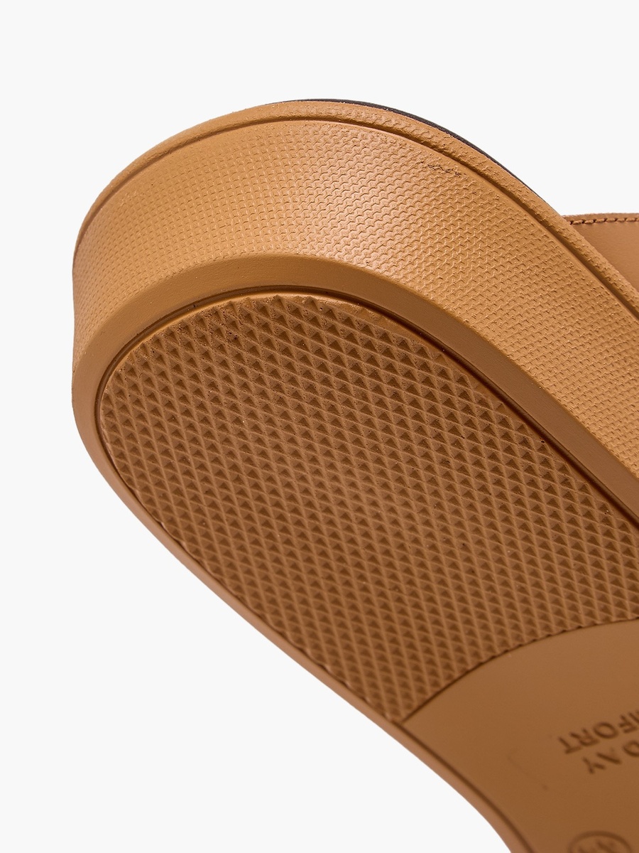 Men Textured Leather Arabic Sandals