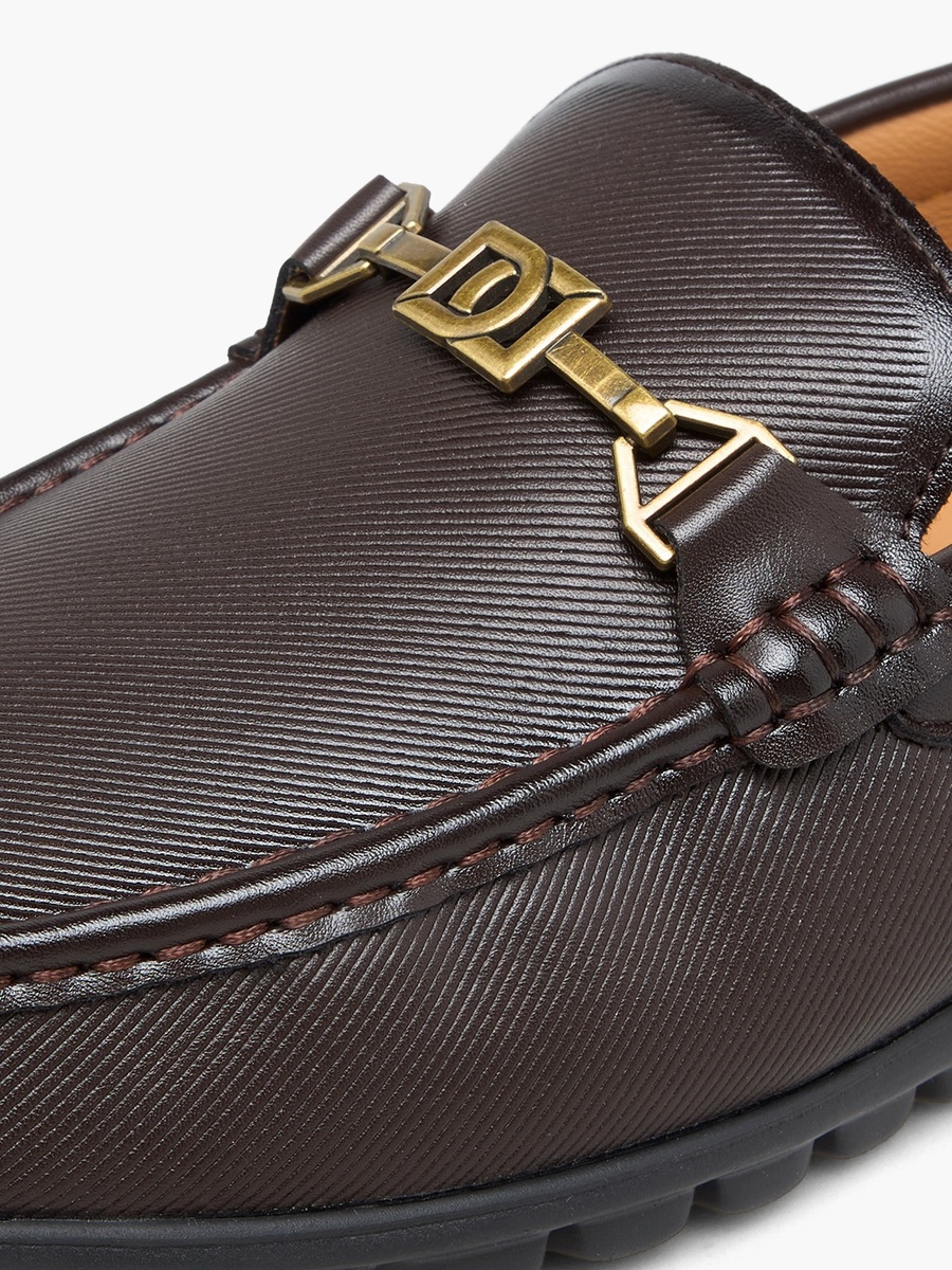 Men Metallic Accent Slip-On Loafers