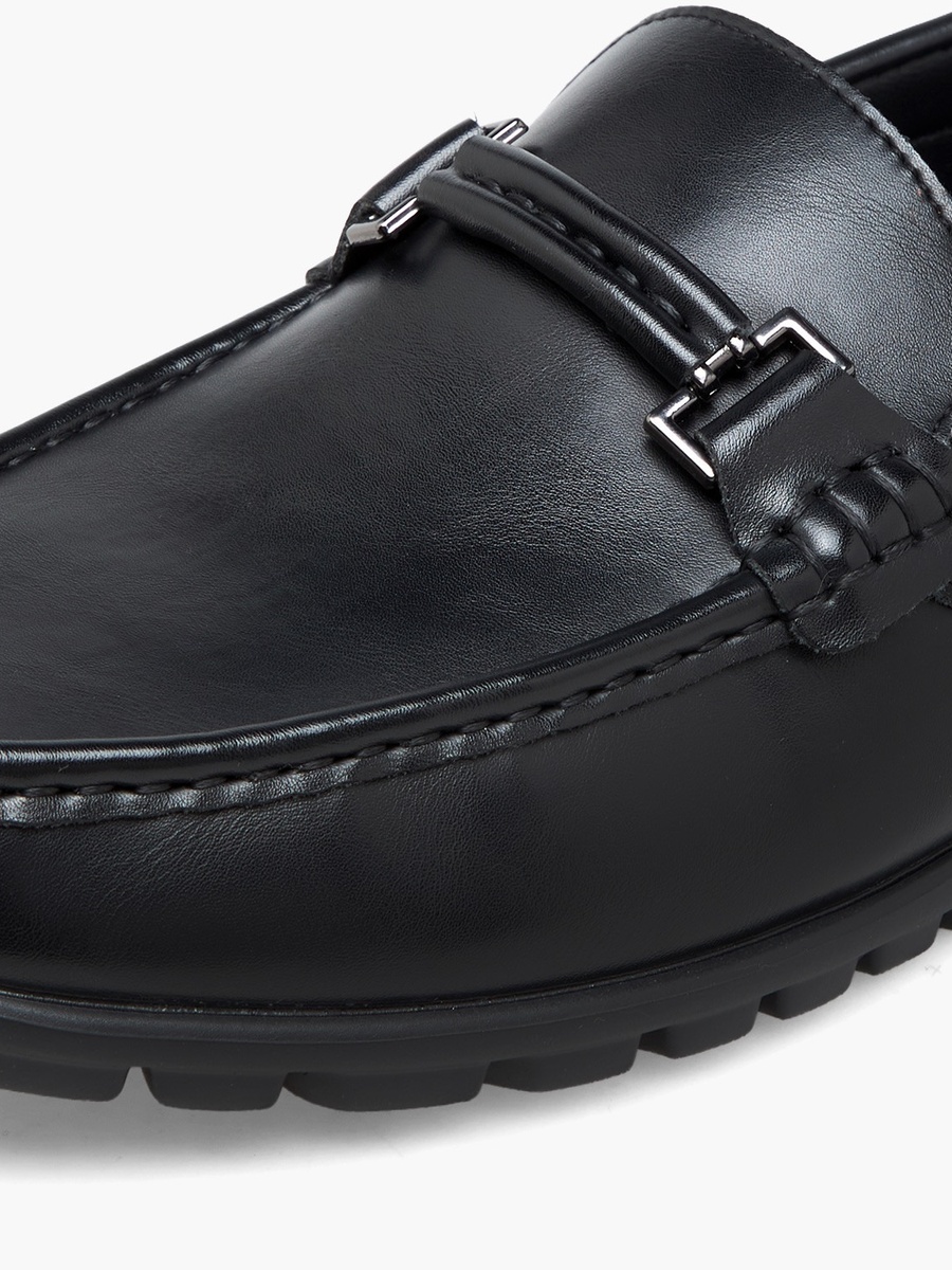 Men Metallic Accent Loafer
