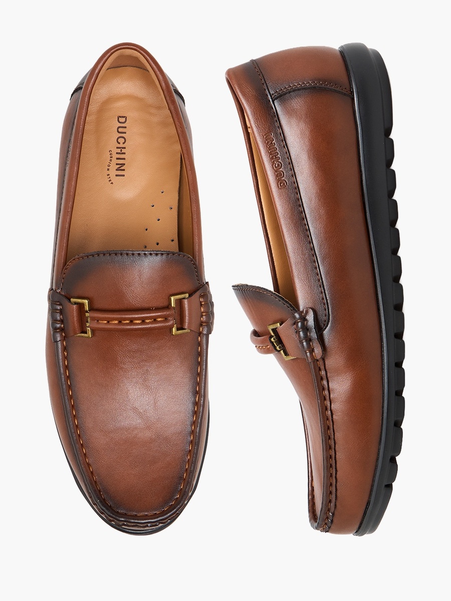 Men Metallic Accent Loafer