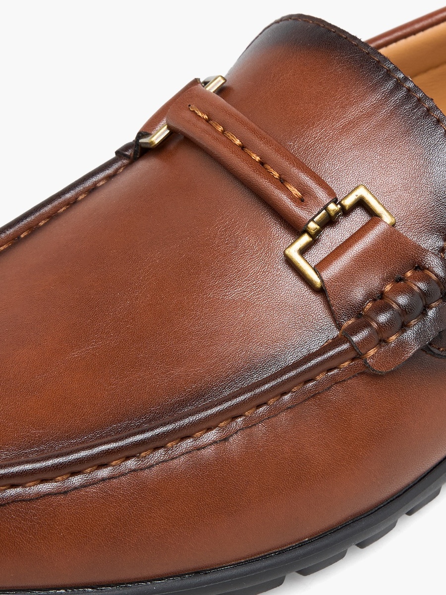 Men Metallic Accent Loafer
