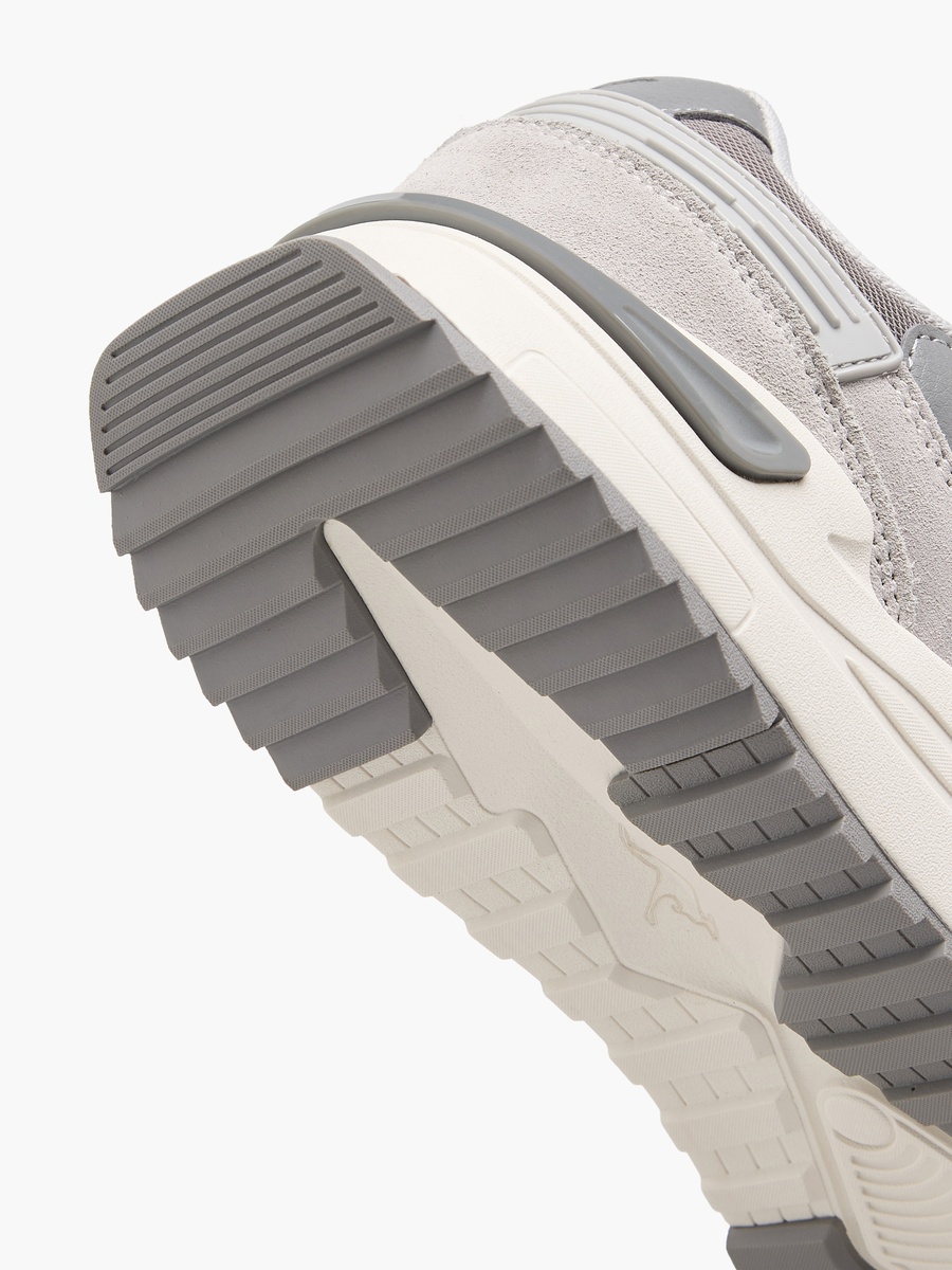Men Lace-Up Sports Shoes