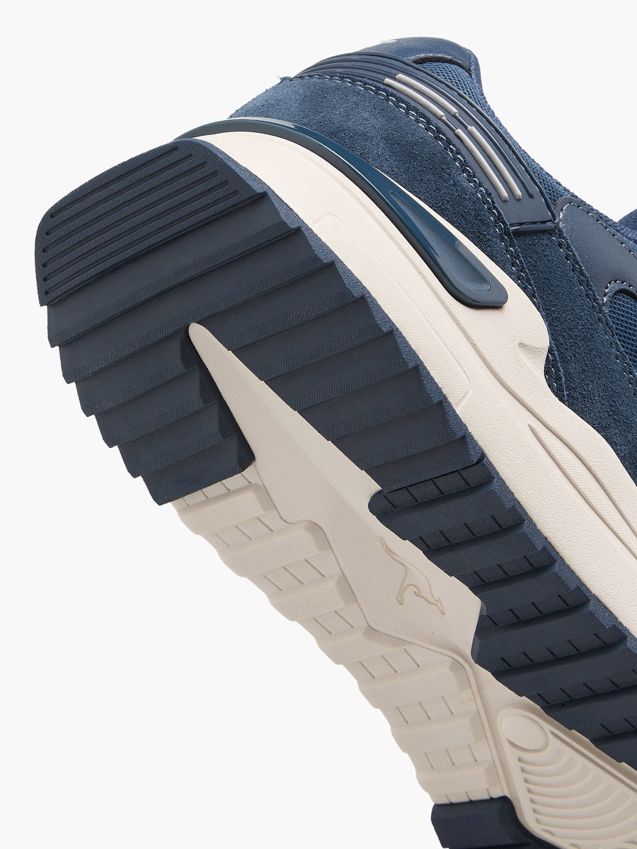 Men Lace-Up Sports Shoes
