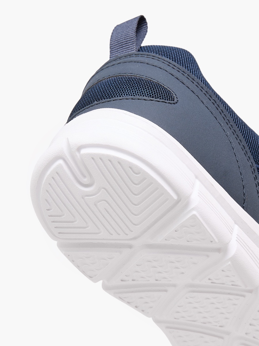 Lace-Up Sports Shoes