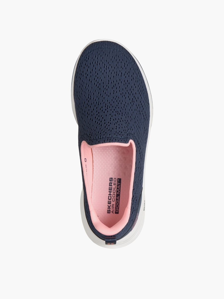 Women Go Walk 8 Slip-On Sports Shoes