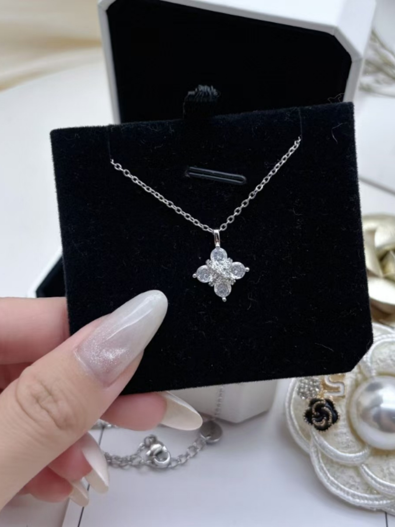 Silver Flower Pendant Necklace