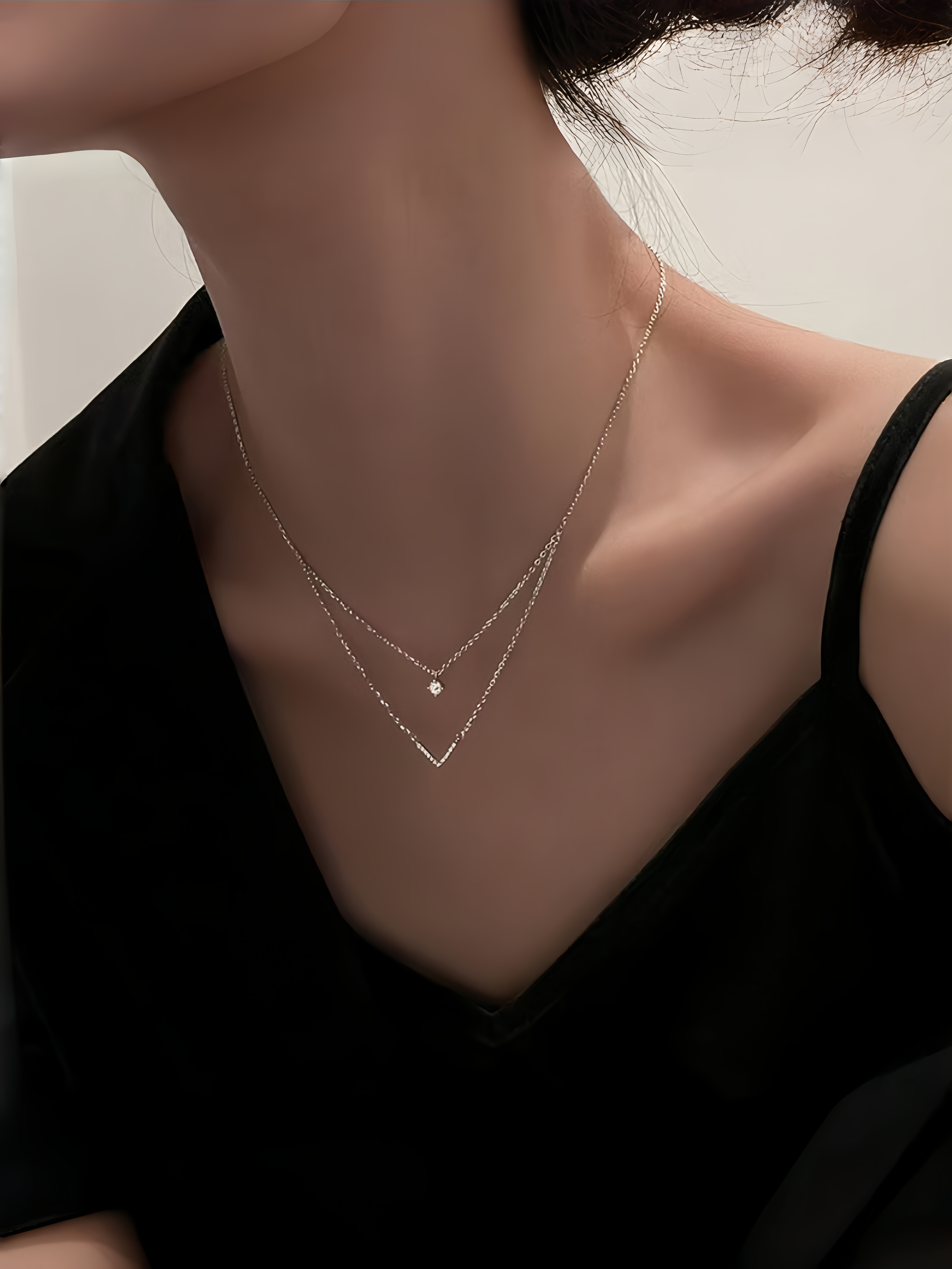 طقم سلاسل بطبقات أحجار كريمة فضي