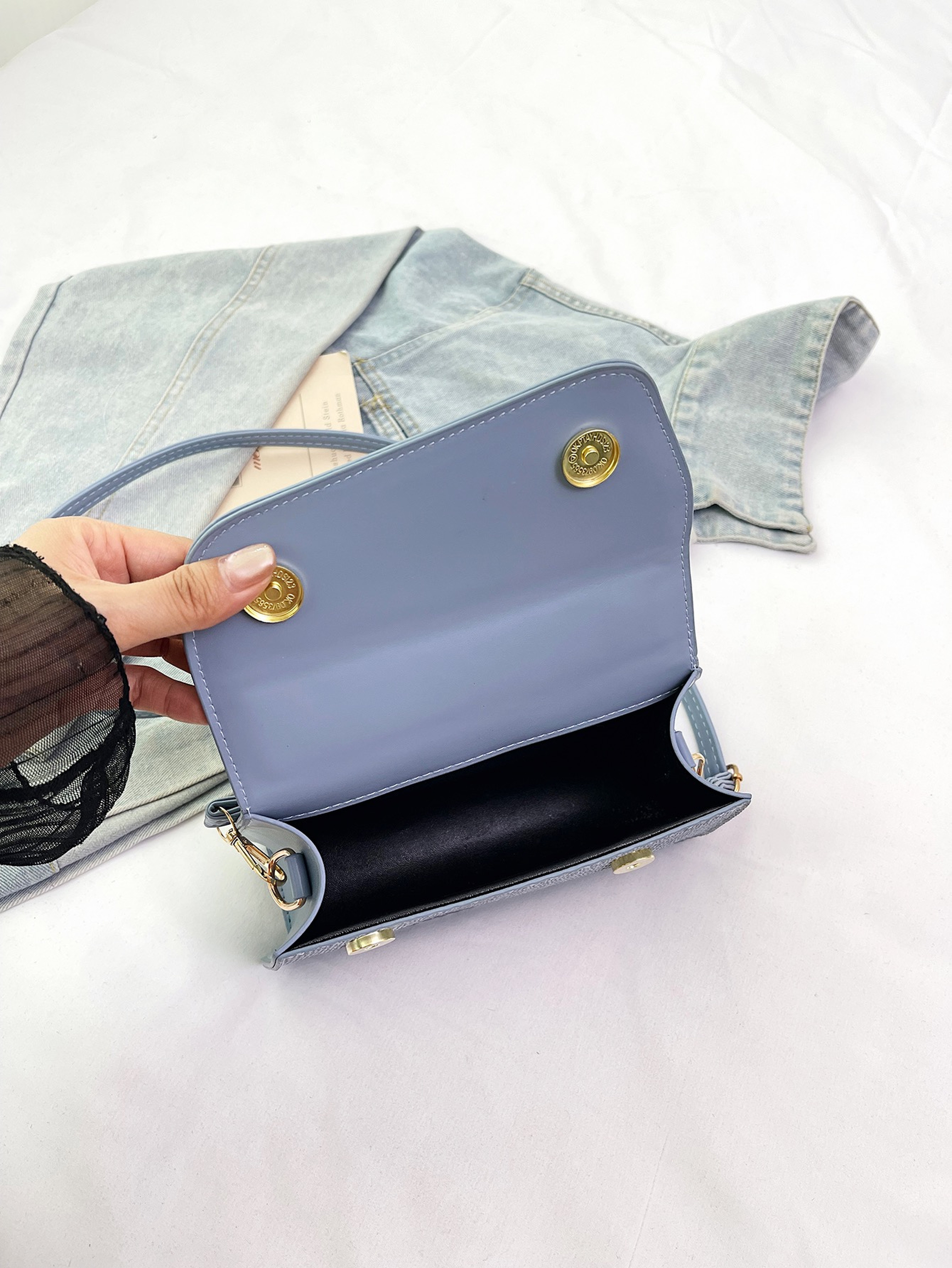 Blue Shoulder Bag with Magnetic Closure
