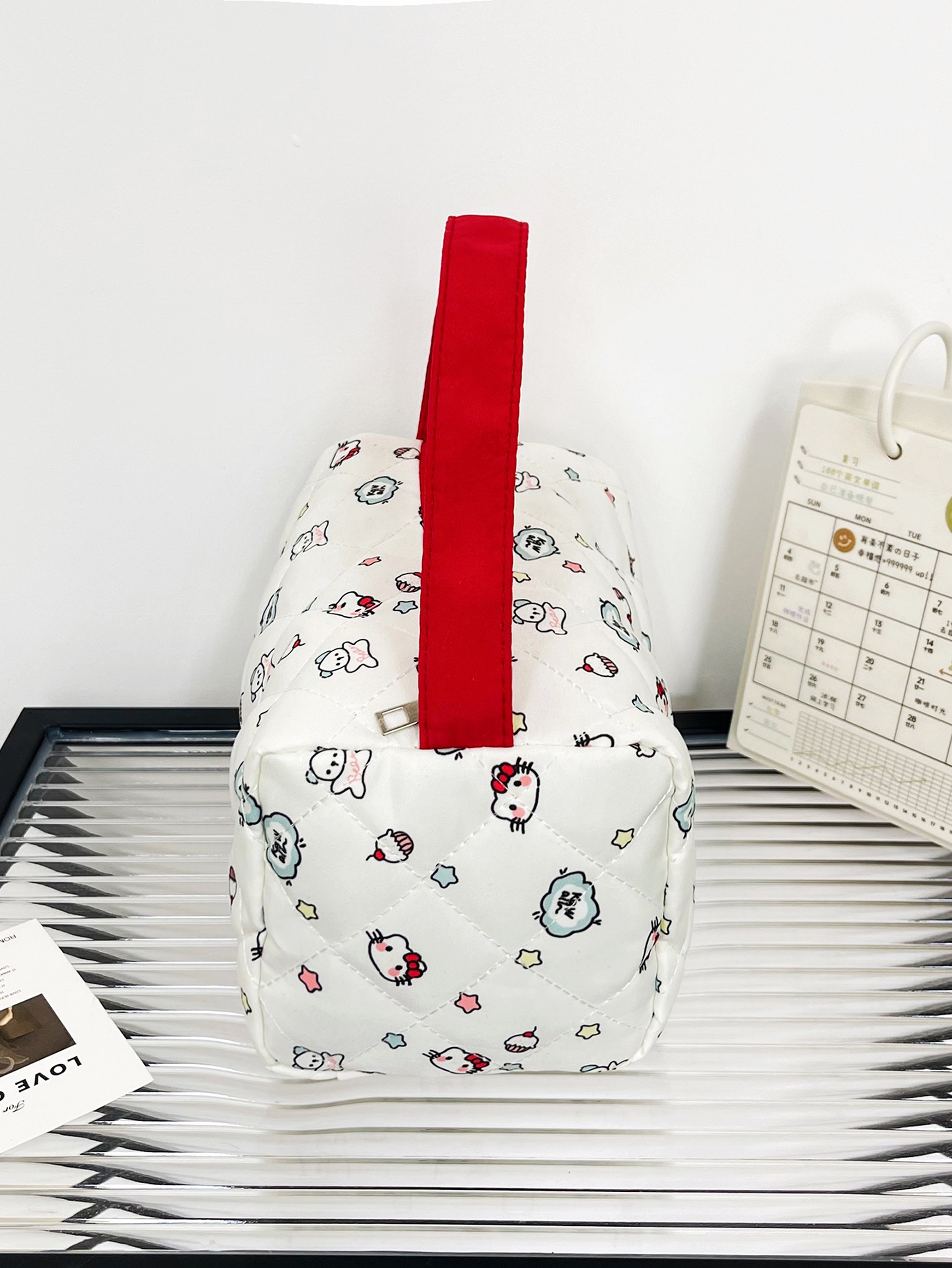 White Tote with Zip Closure