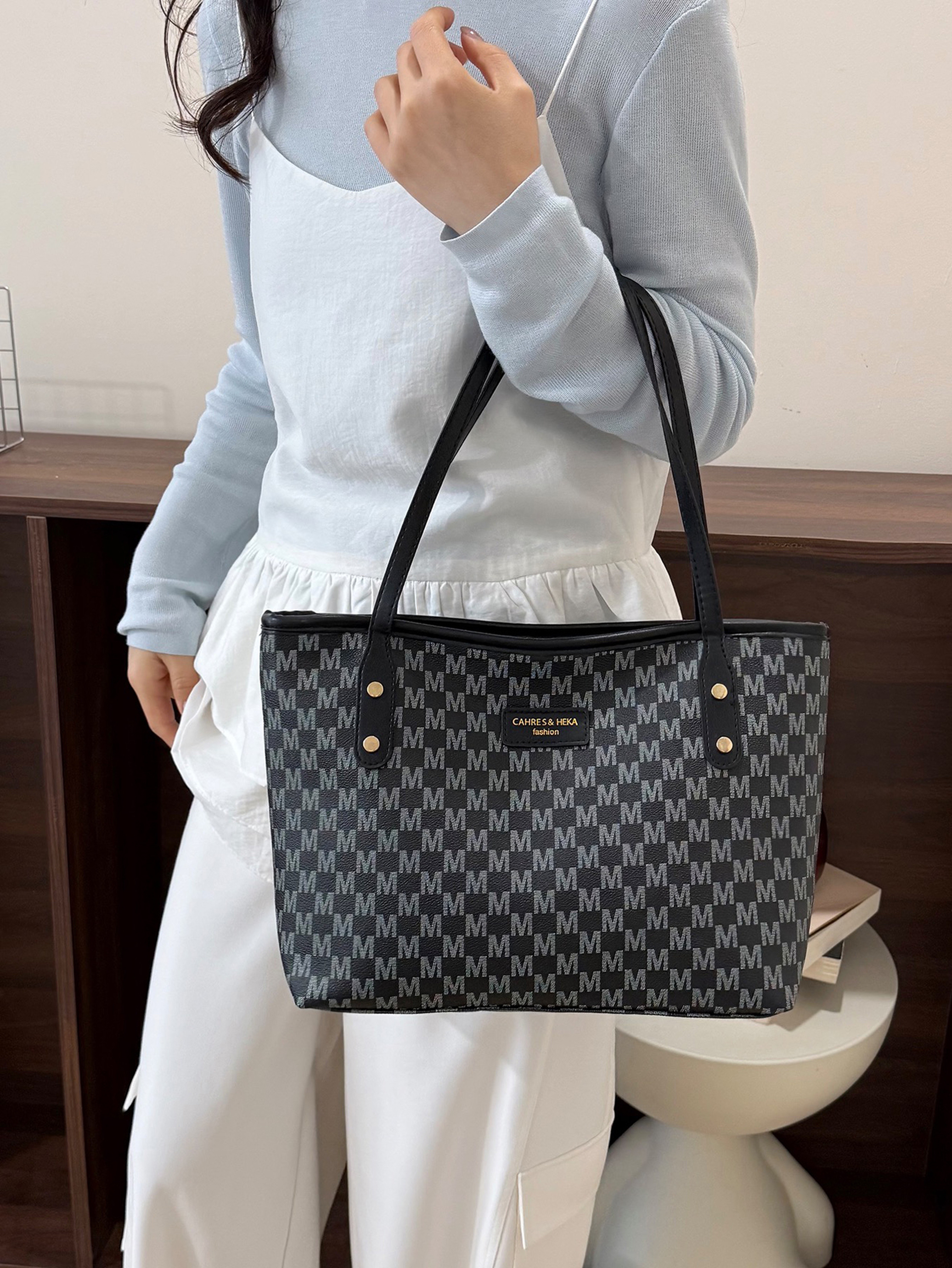 Black Tote with Zip Closure