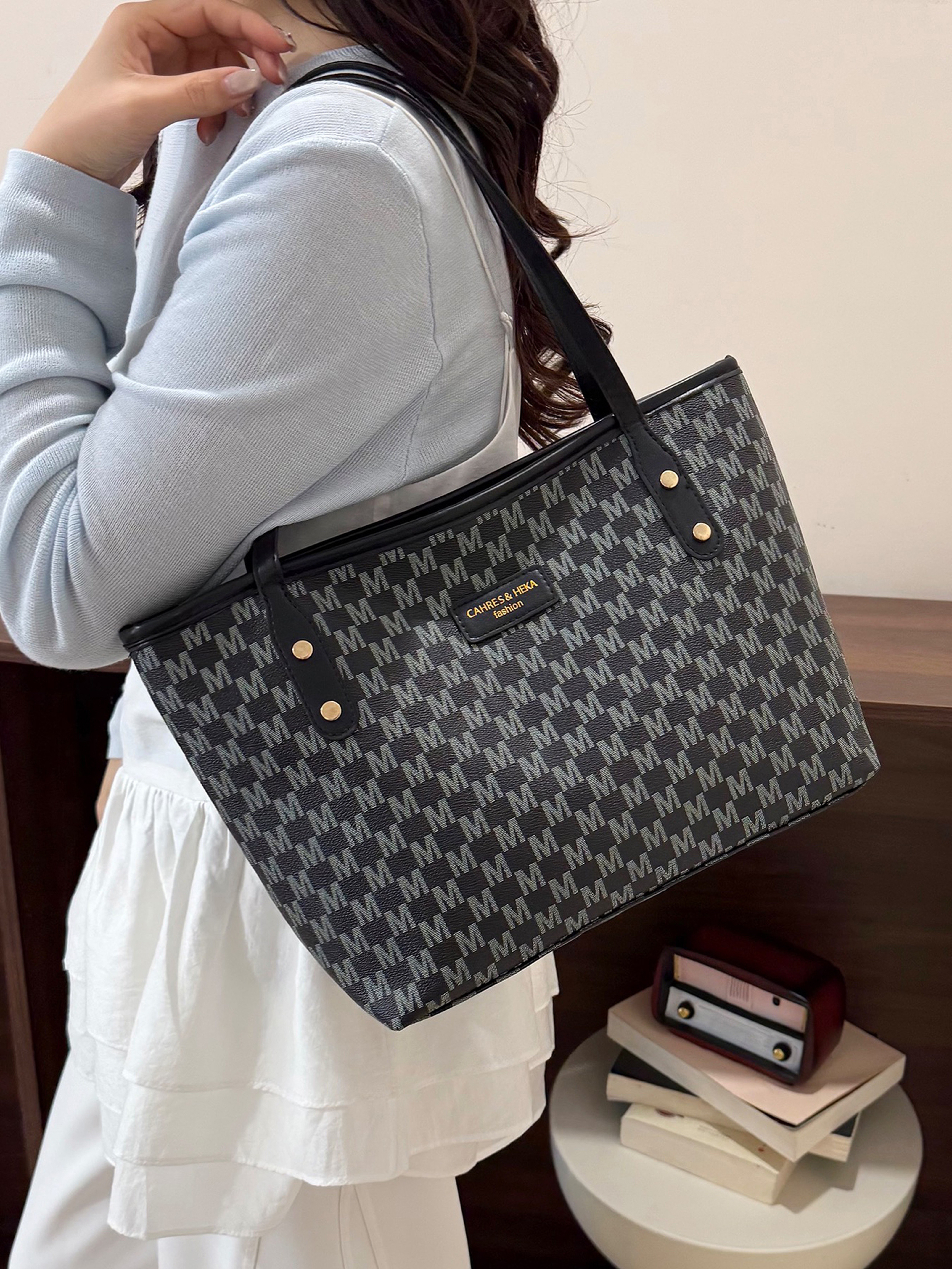 Black Tote with Zip Closure