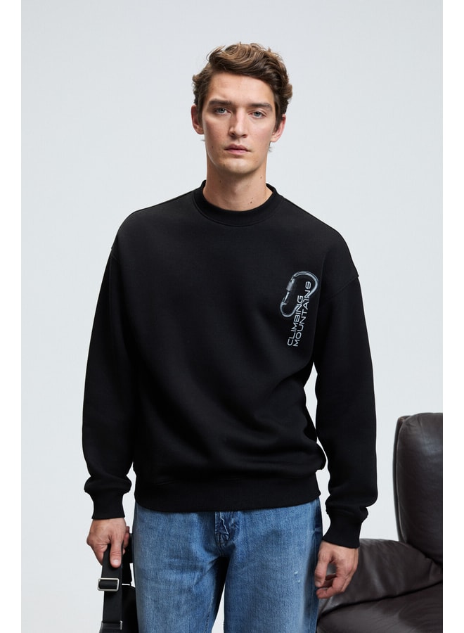 Black Graphic Sweatshirt with Long Sleeves