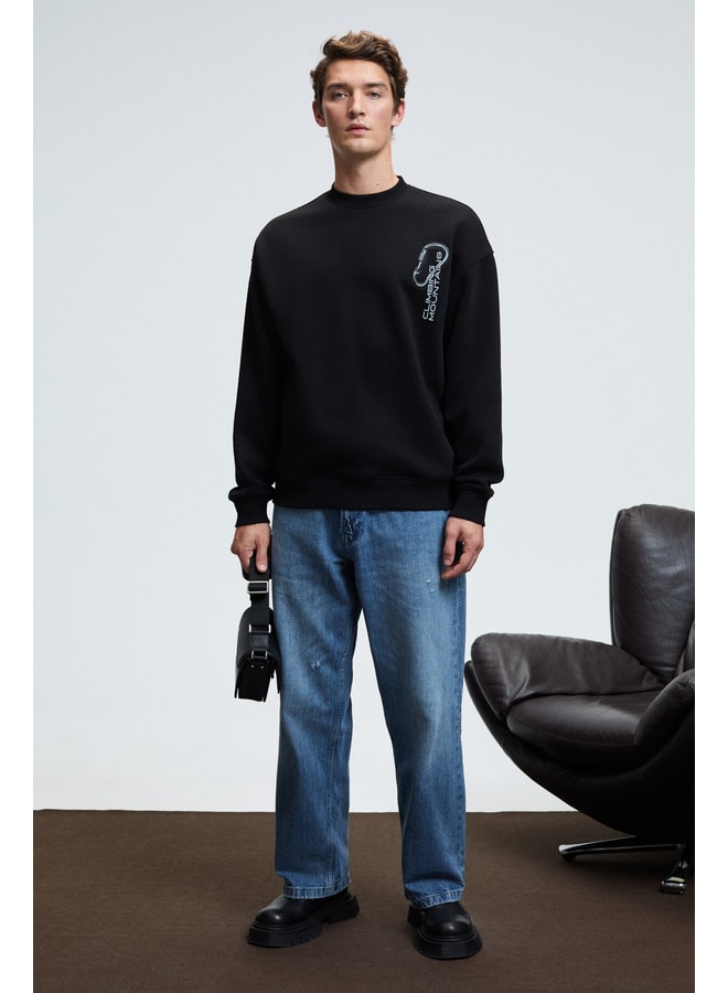 Black Graphic Sweatshirt with Long Sleeves