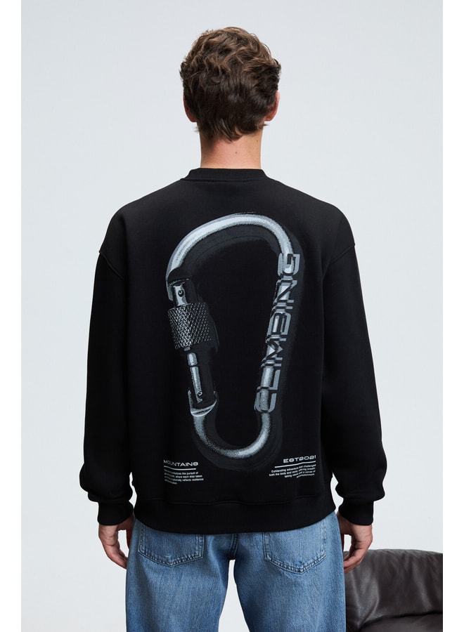 Black Graphic Sweatshirt with Long Sleeves