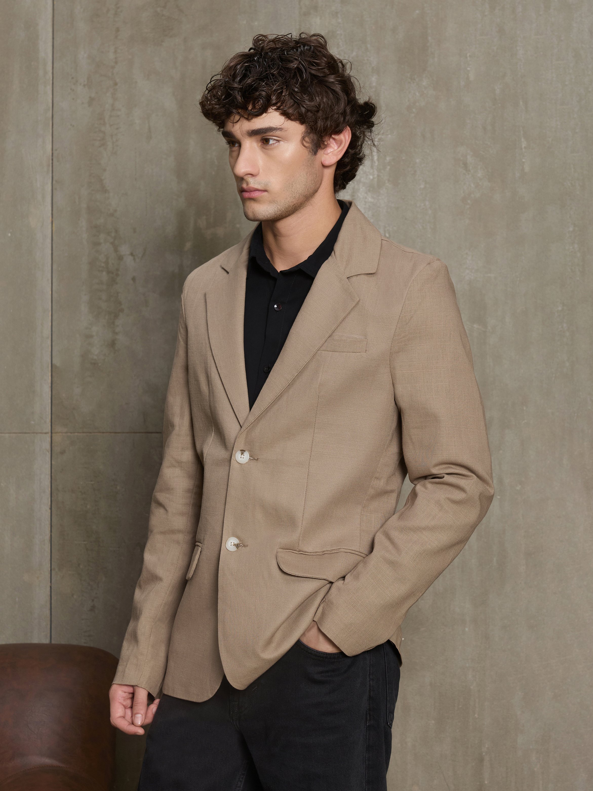 Beige Solid Tailored Blazer with Long Sleeves