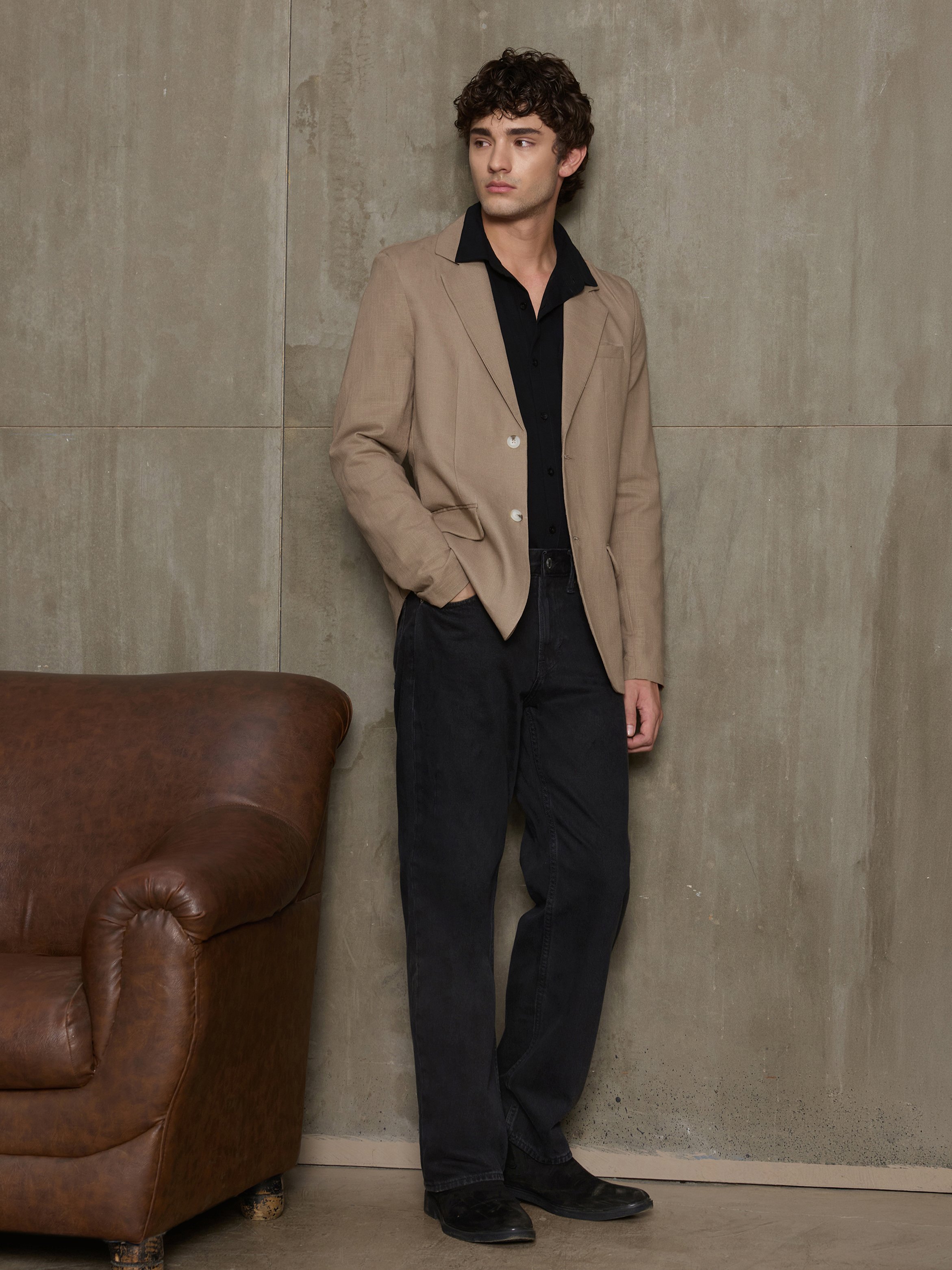 Beige Solid Tailored Blazer with Long Sleeves