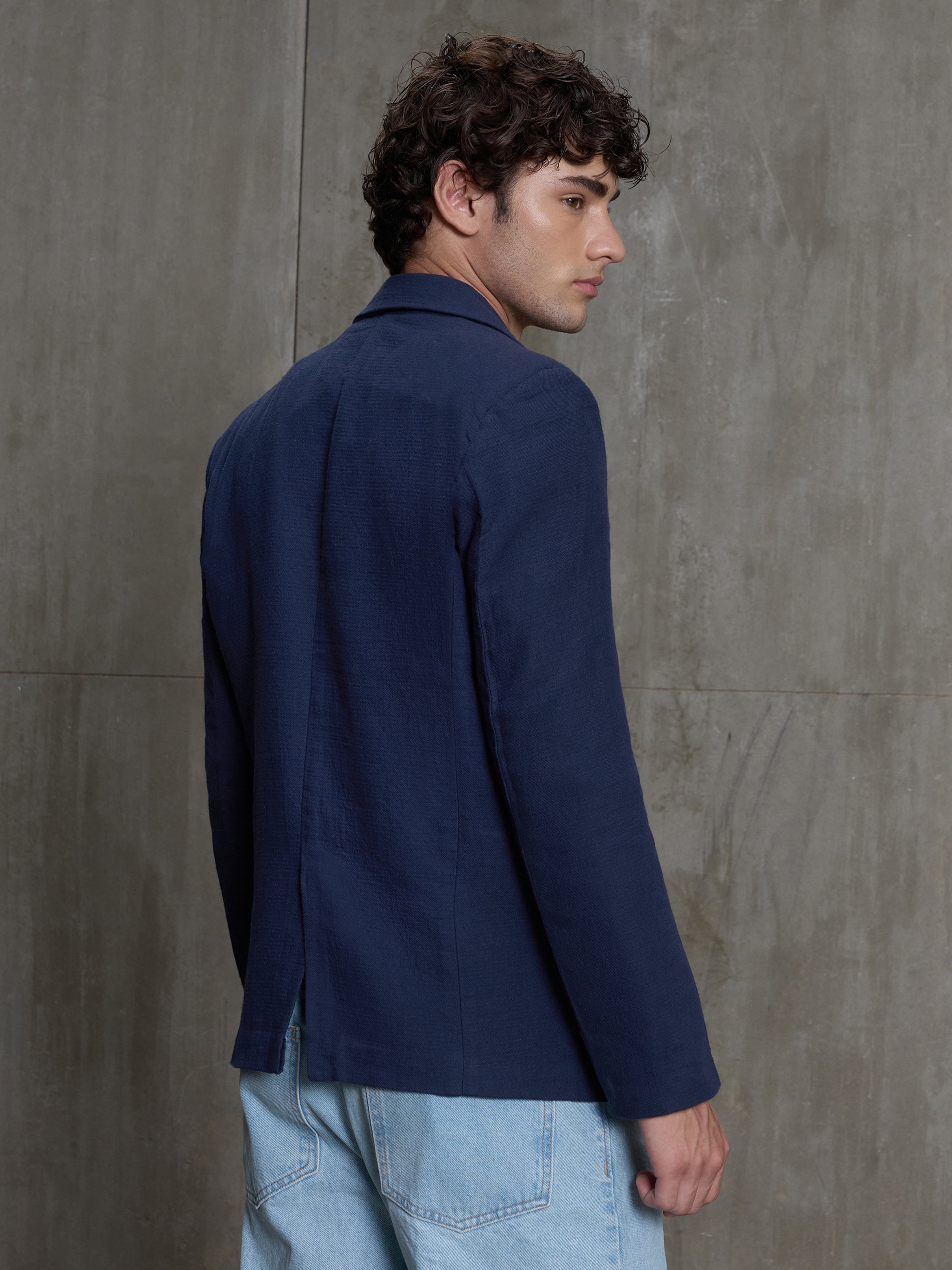Navy Blue Solid Tailored Blazer with Long Sleeves