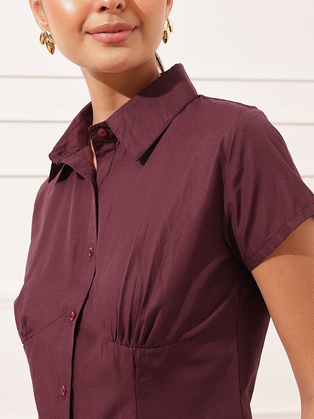 Burgundy Solid Short Sleeves Fitted Shirt