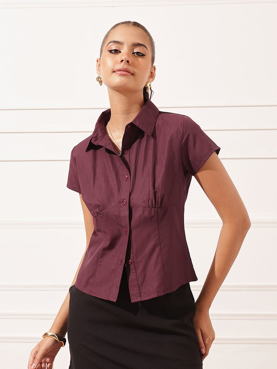 Burgundy Solid Short Sleeves Fitted Shirt
