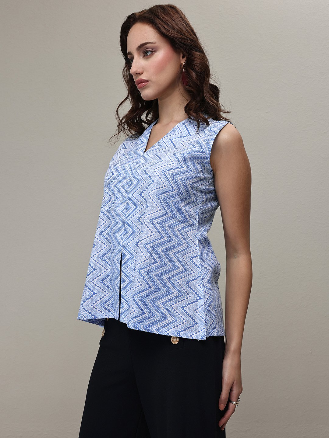 Blue Chevron Sleeveless Regular Fit Shirt