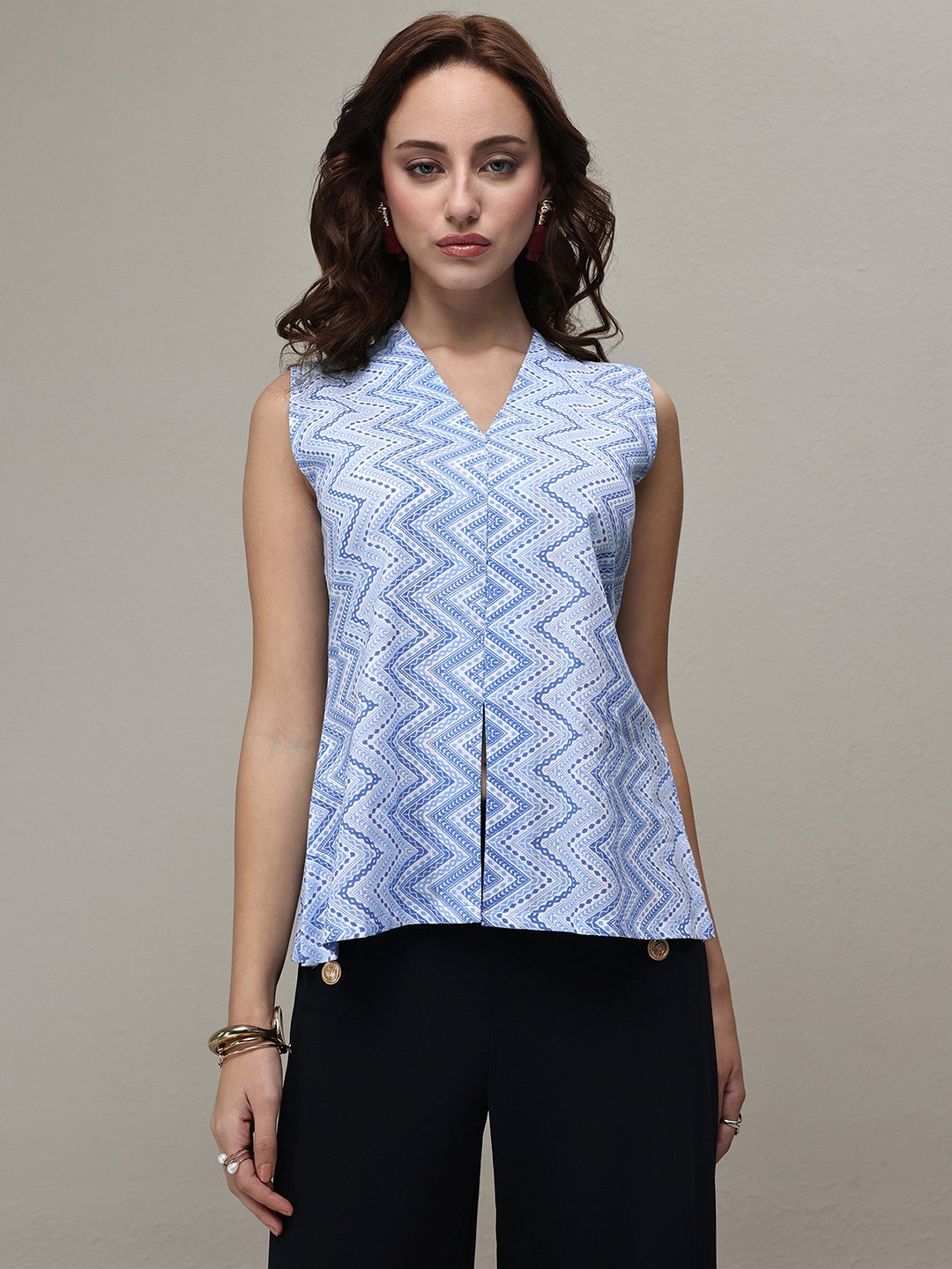 Blue Chevron Sleeveless Regular Fit Shirt
