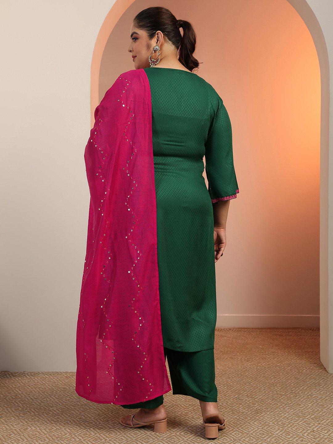 Plus Size Green Woven Kurta Set with Trousers and Pink Dupatta