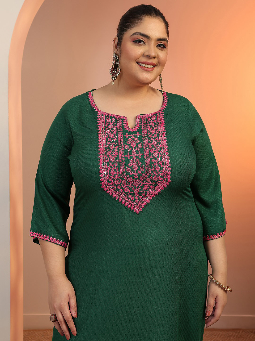 Plus Size Green Woven Kurta Set with Trousers and Pink Dupatta