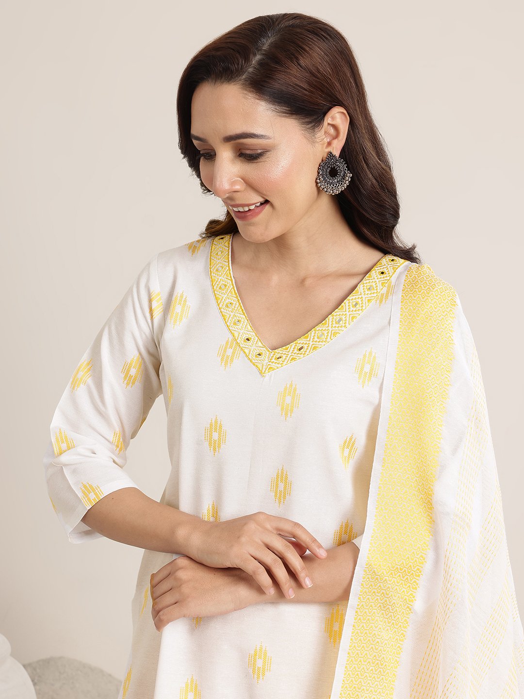 Off-White Woven Cotton Blend Kurta Set with Dupatta and Straight Pants
