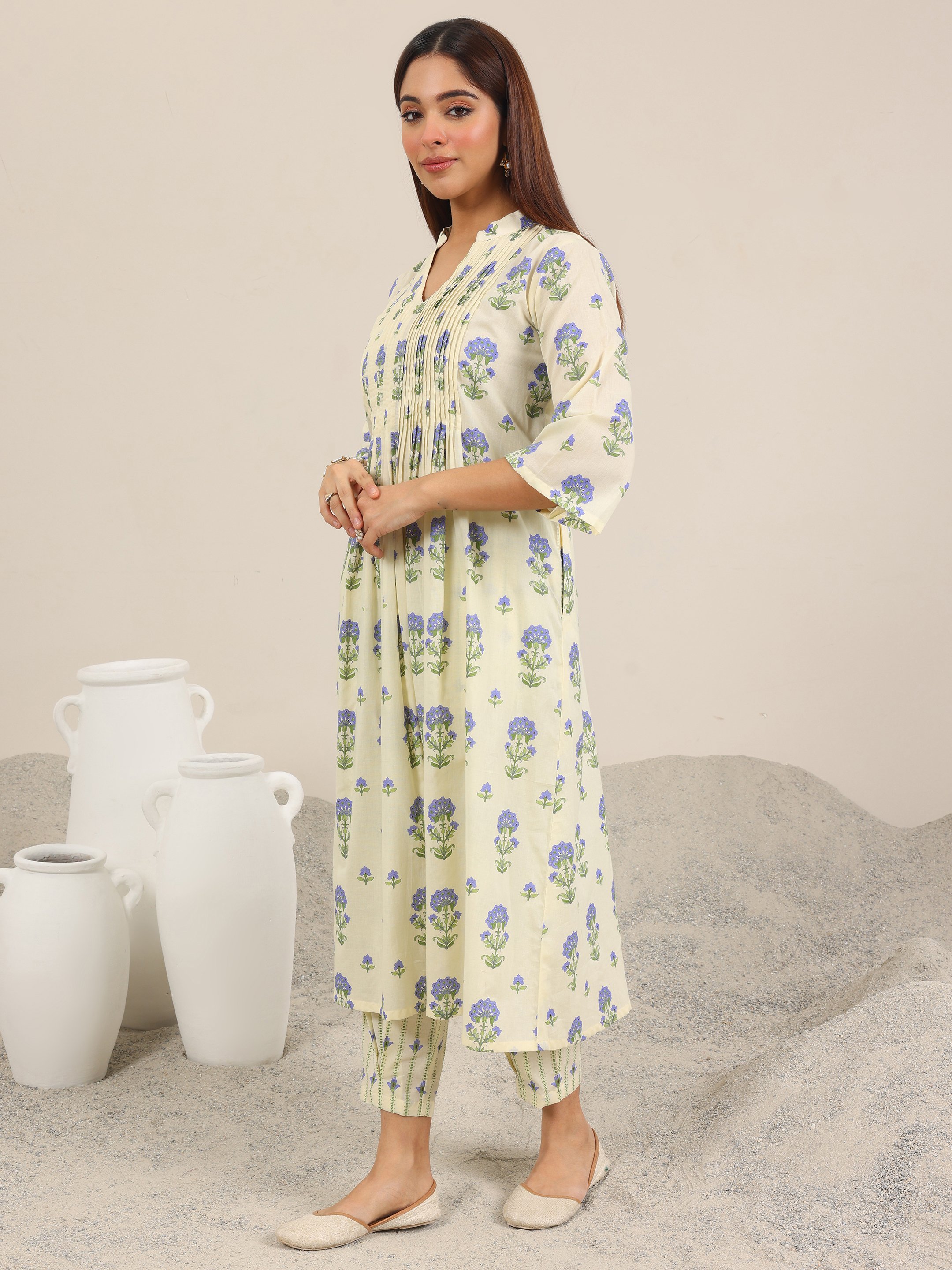 Floral Print Off-White A-Line Kurta Set with Straight Pants Collection