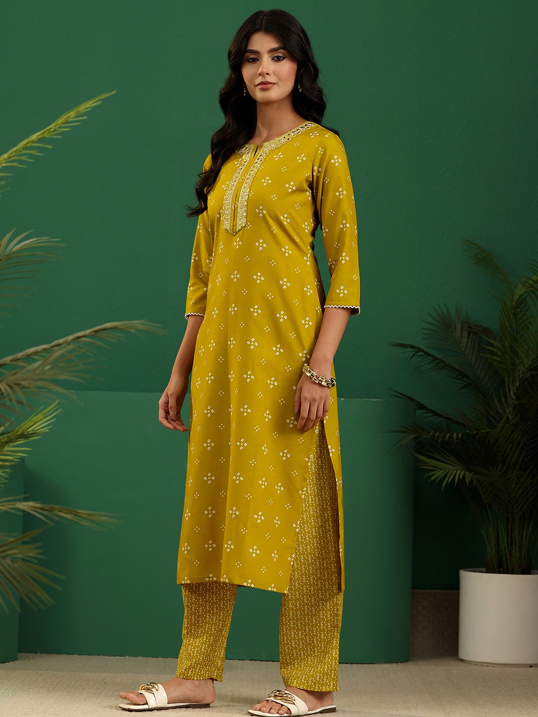 Green Printed Cotton Blend Kurta Pants Dupatta Set
