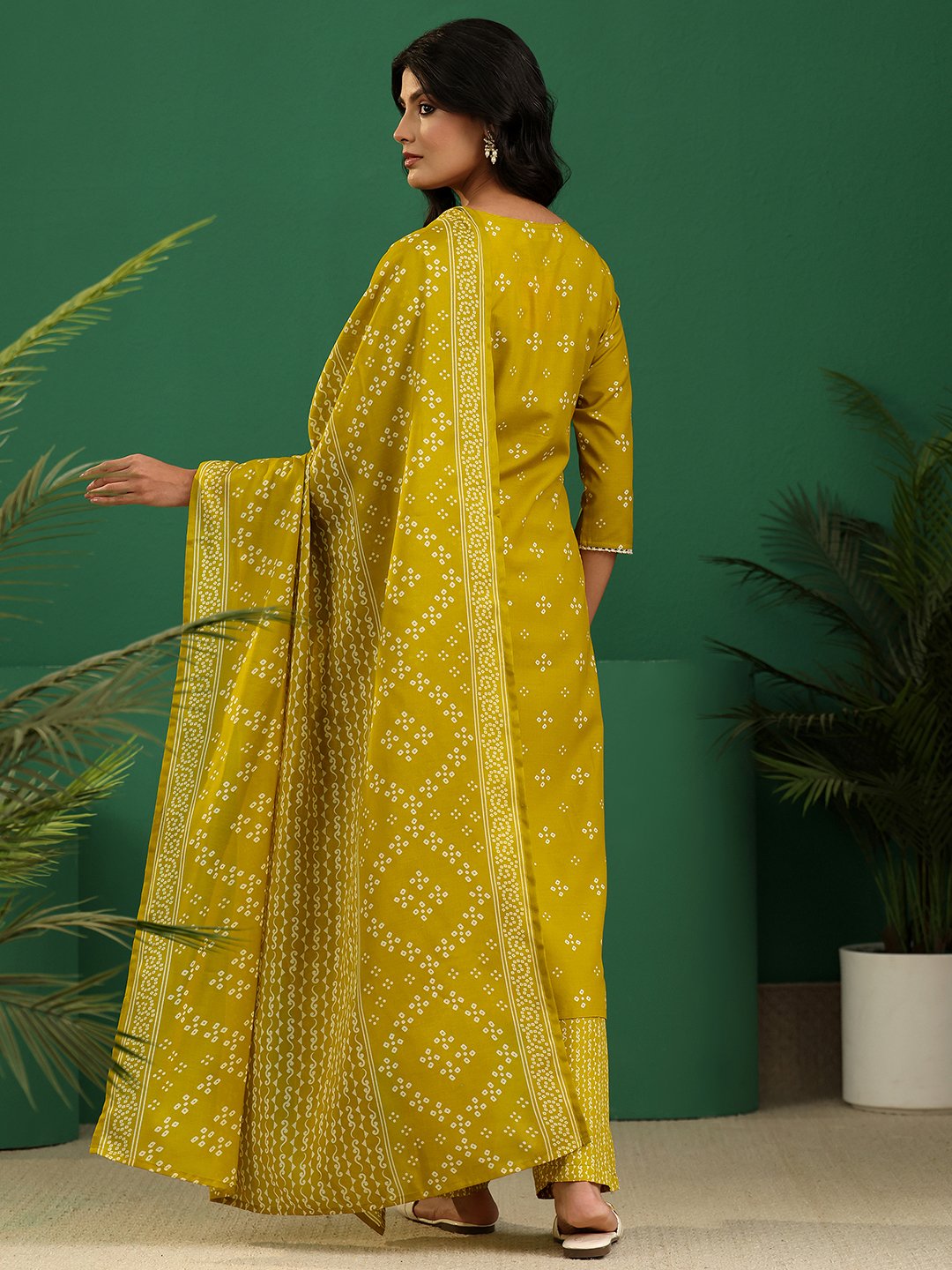 Green Printed Cotton Blend Kurta Pants Dupatta Set