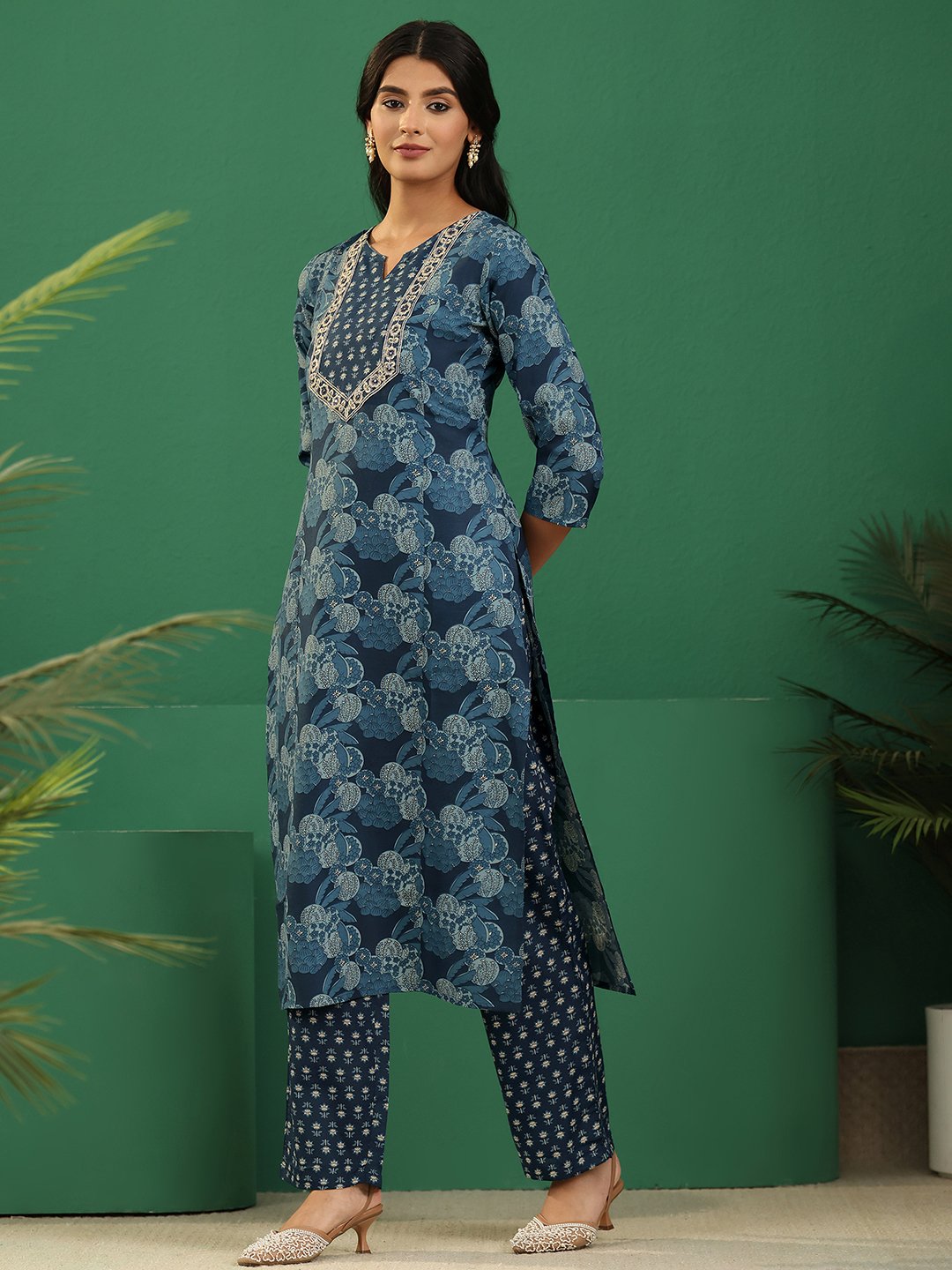 Blue Floral Printed Kurta Set with Straight Pants and Dupatta