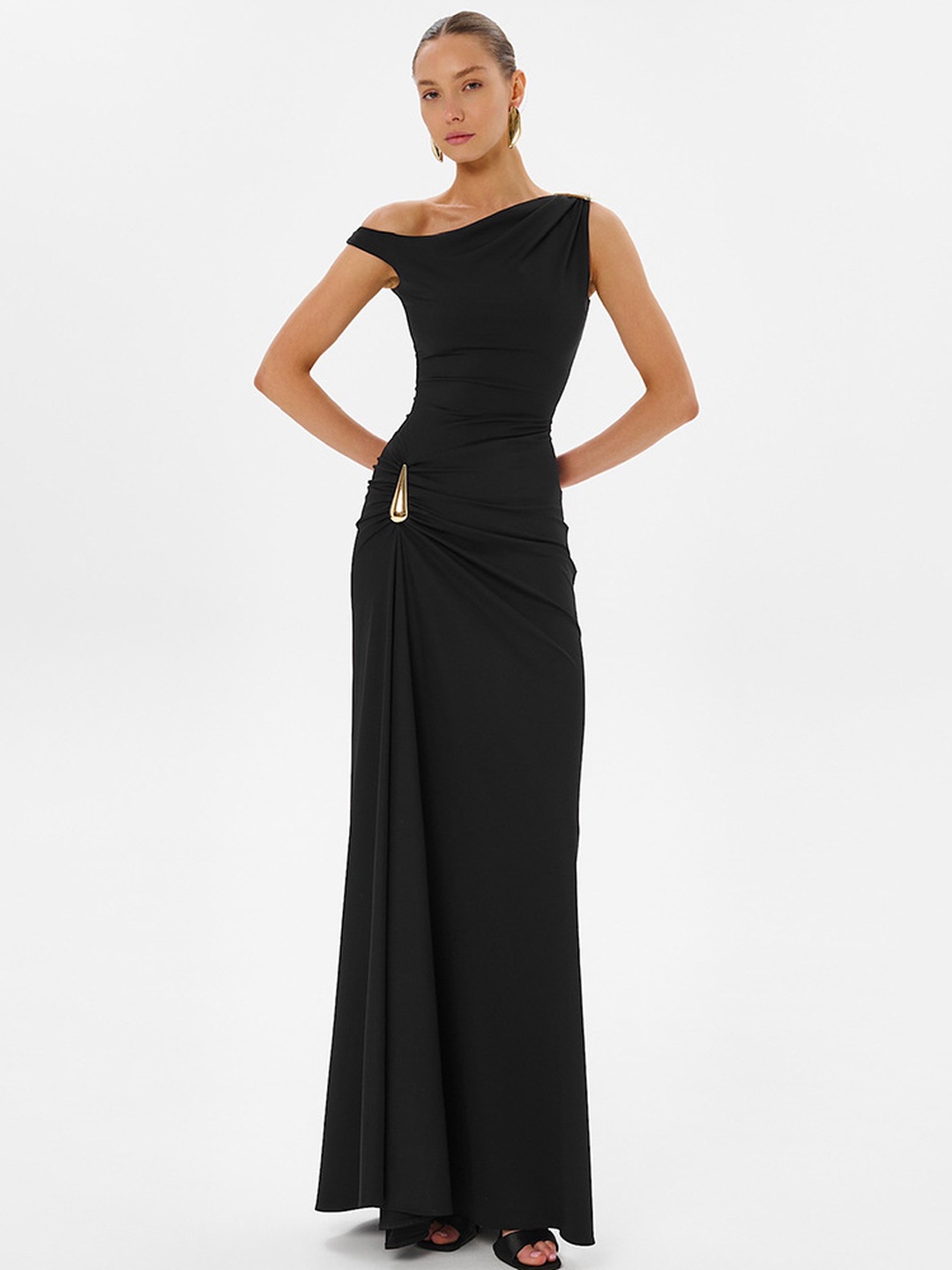 Black One-Shoulder Bodycon Maxi Dress with Gold Detail