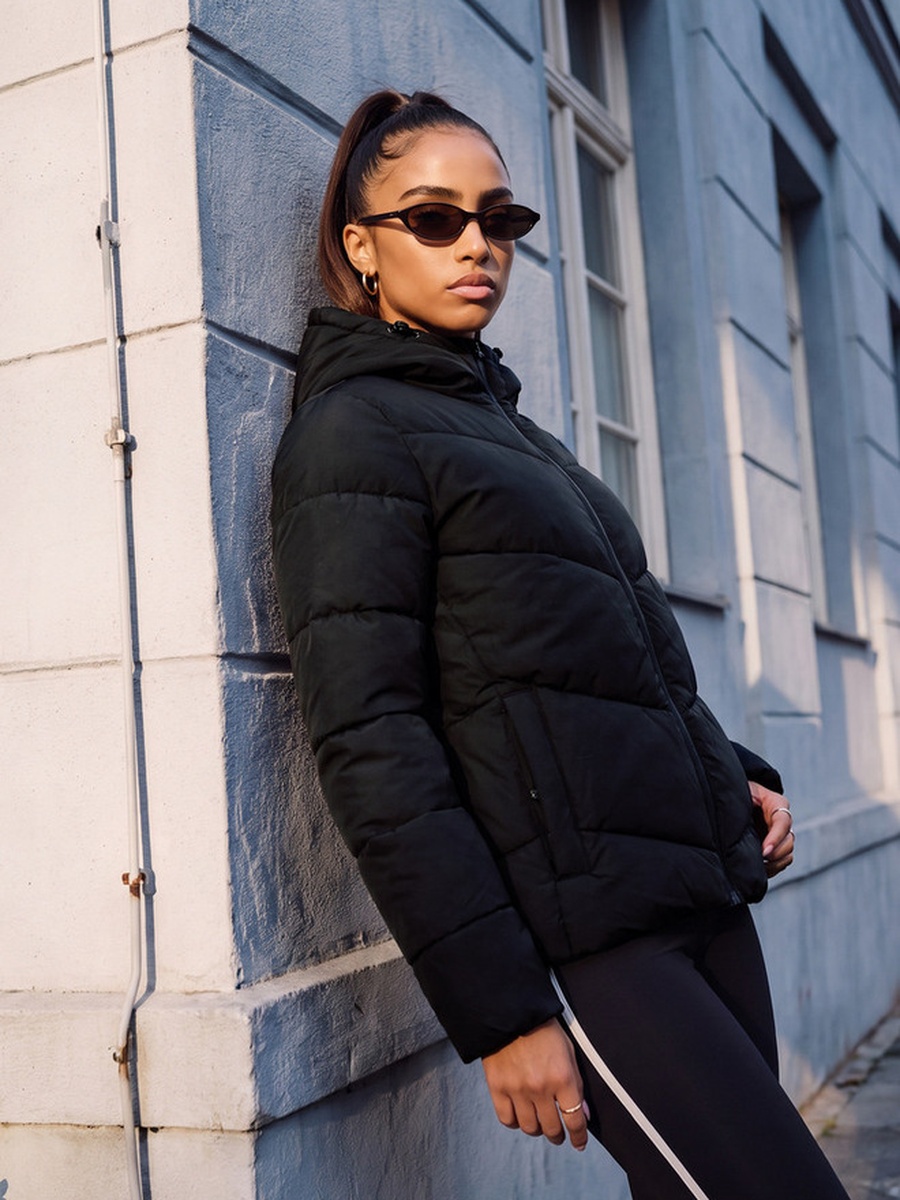 Quilted 2-Way Stretch Hooded Jacket