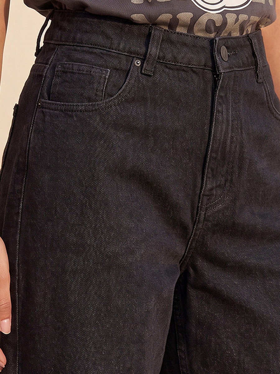 Barrel Fit Mid-Rise Jeans