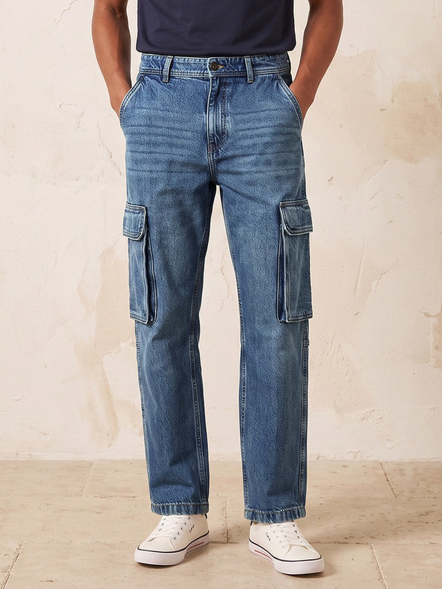 Relaxed Fit Cargo Jeans