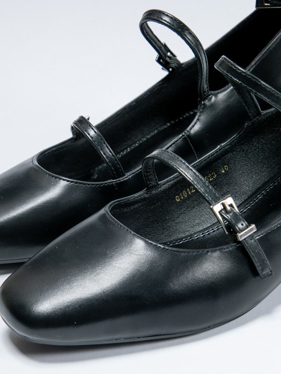 Strappy Heeled Shoes