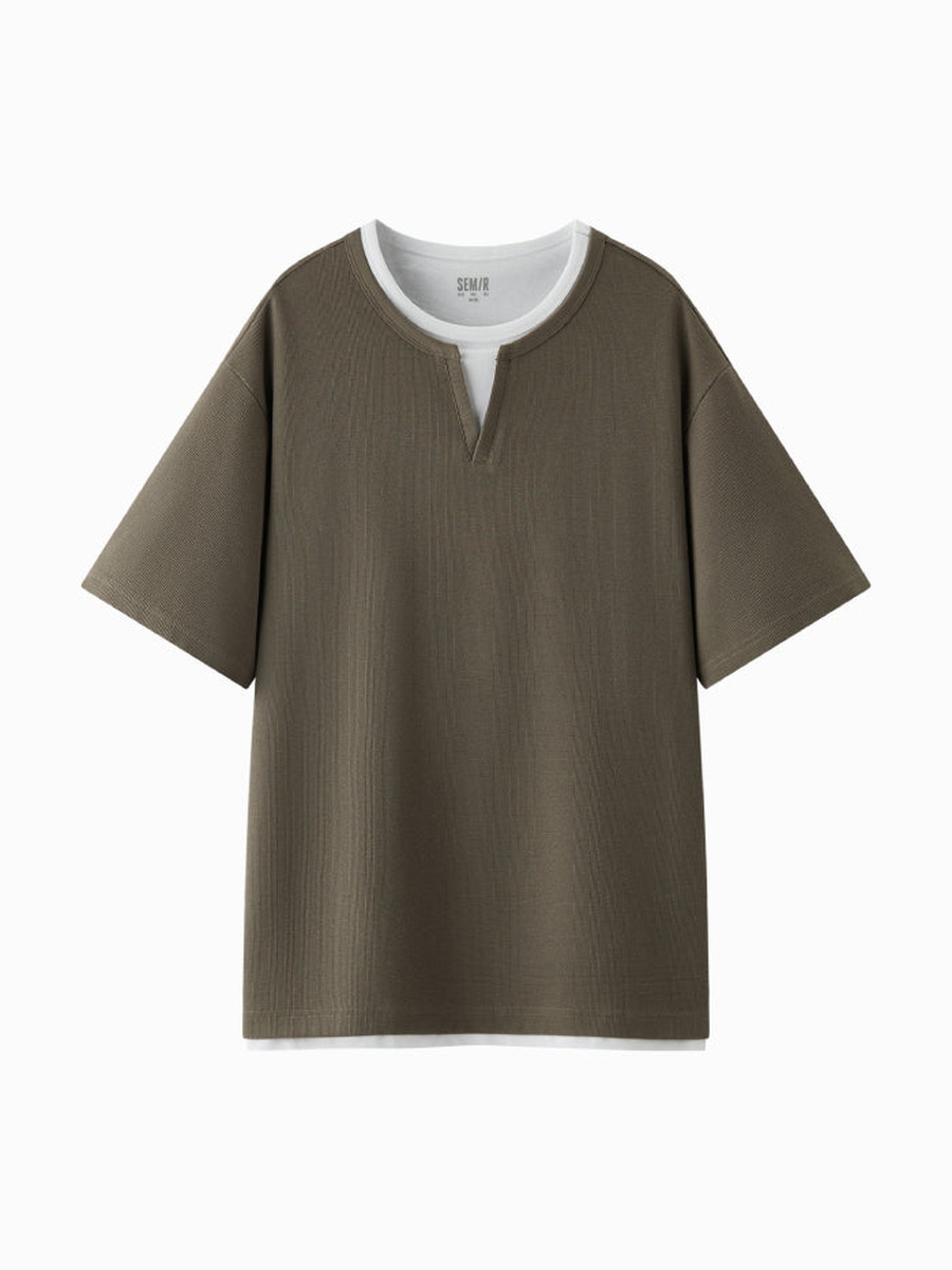 Men Layered V-Cut Collar Oversized T-Shirt