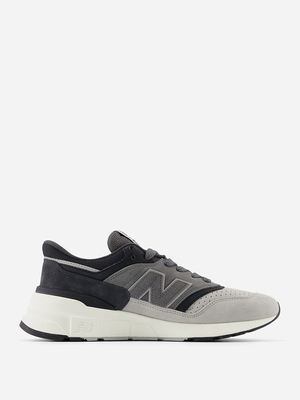 New balance online dubai outlet