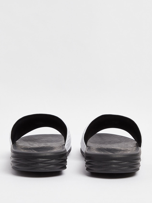 Ciabatta nike benassi top